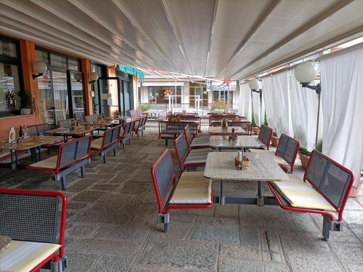 Albergo Roma Gattico ภายนอก รูปภาพ