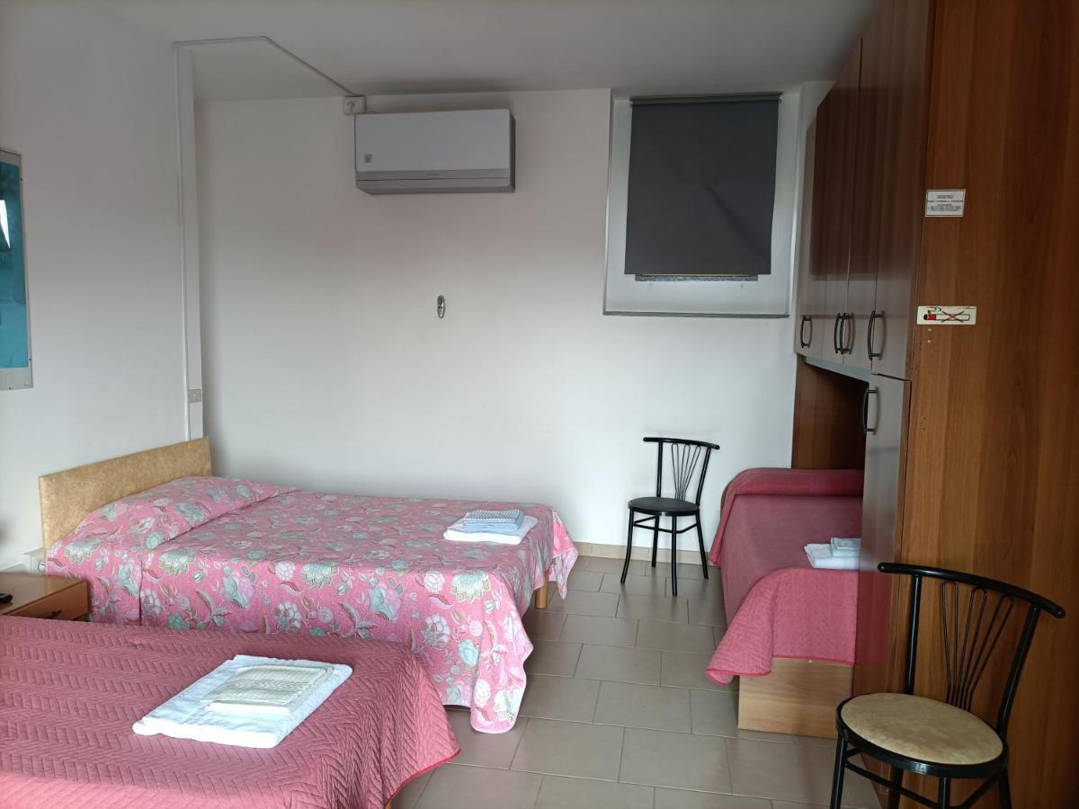 Albergo Roma Gattico ภายนอก รูปภาพ