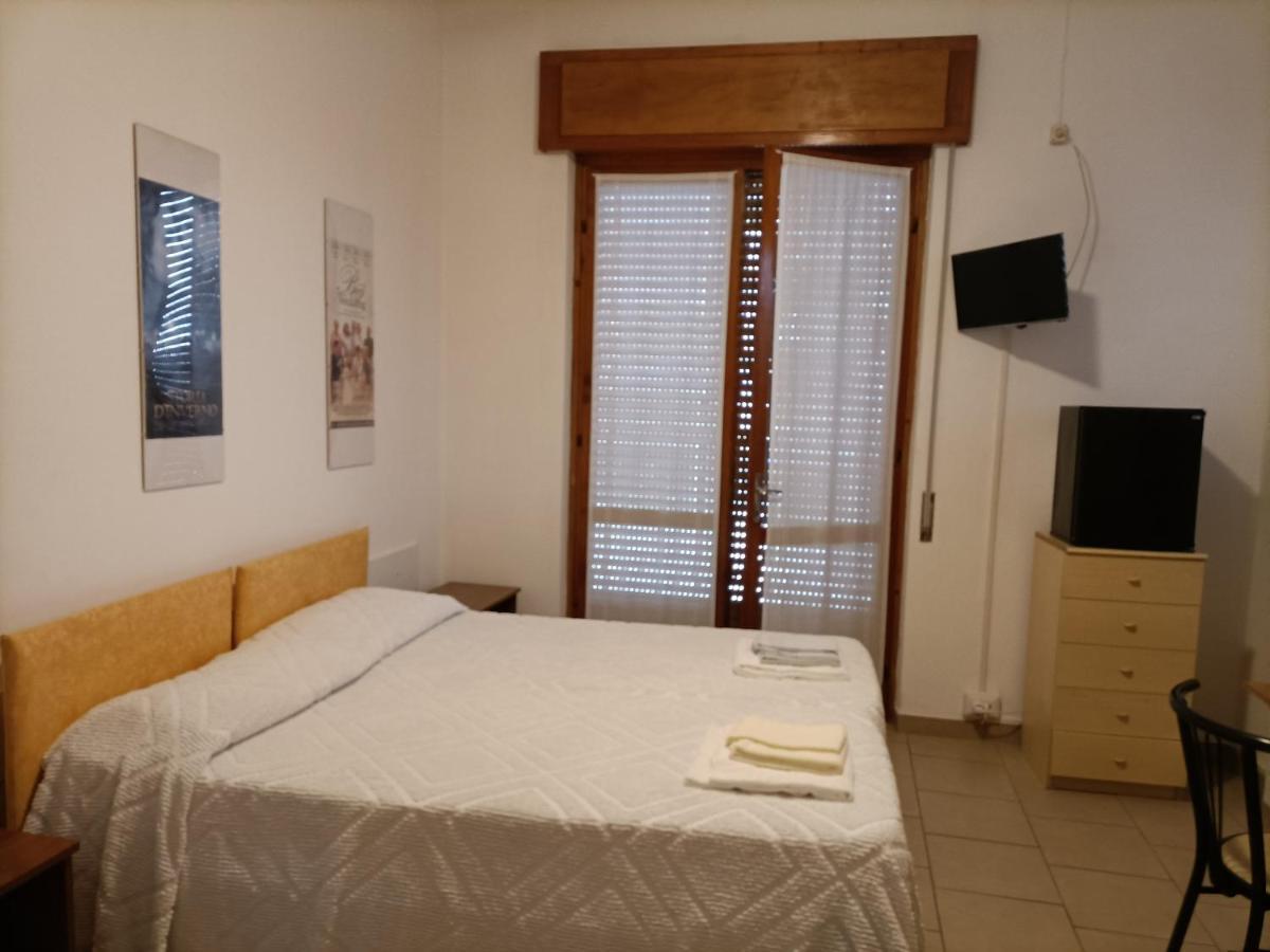 Albergo Roma Gattico ภายนอก รูปภาพ
