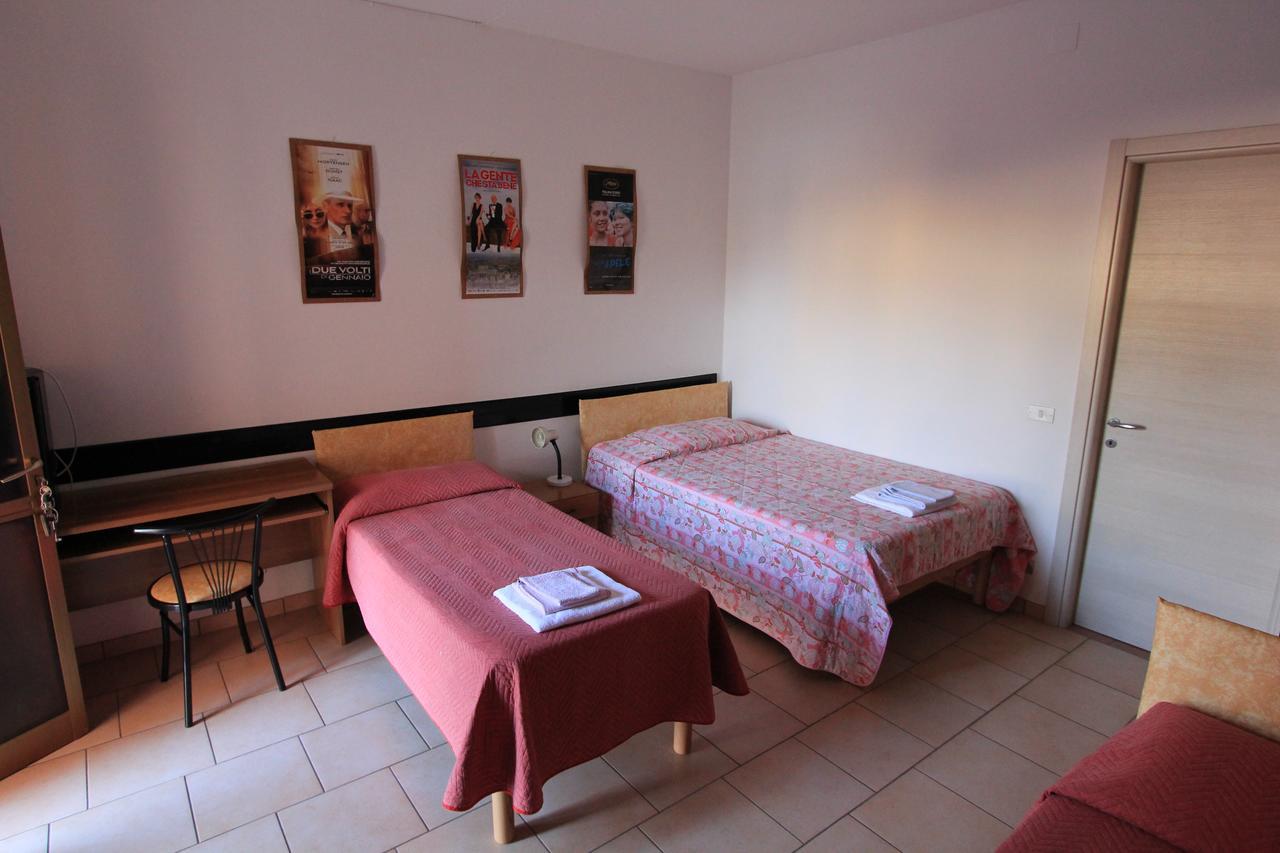 Albergo Roma Gattico ภายนอก รูปภาพ