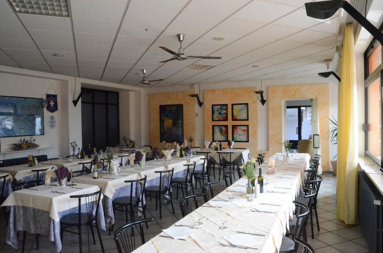 Albergo Roma Gattico ภายนอก รูปภาพ