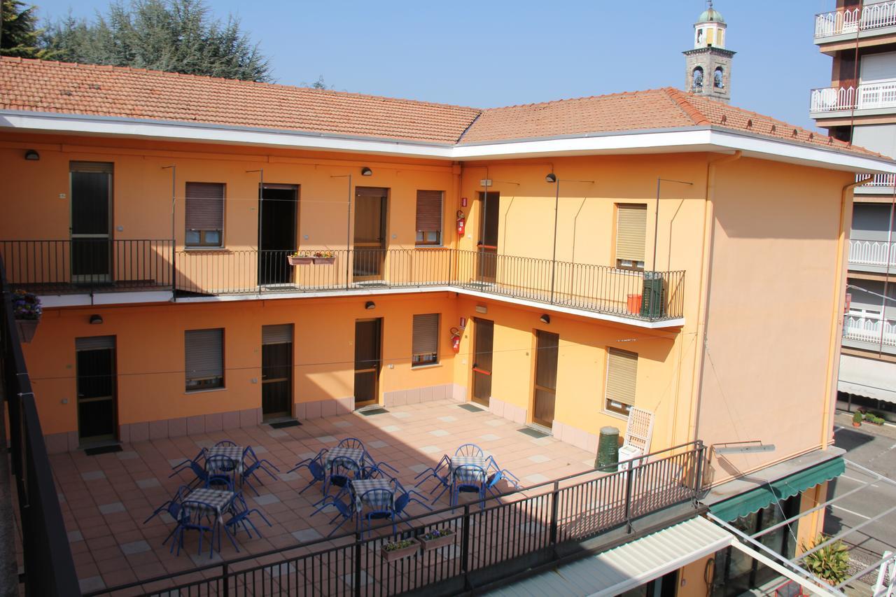 Albergo Roma Gattico ภายนอก รูปภาพ