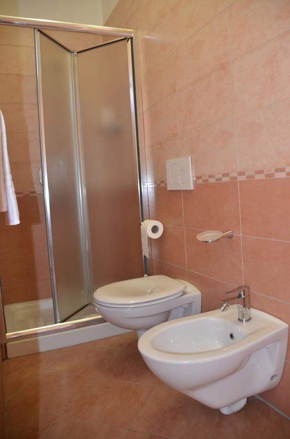 Albergo Roma Gattico ภายนอก รูปภาพ