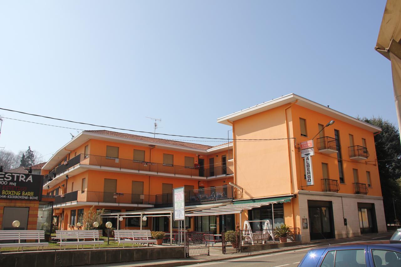 Albergo Roma Gattico ภายนอก รูปภาพ