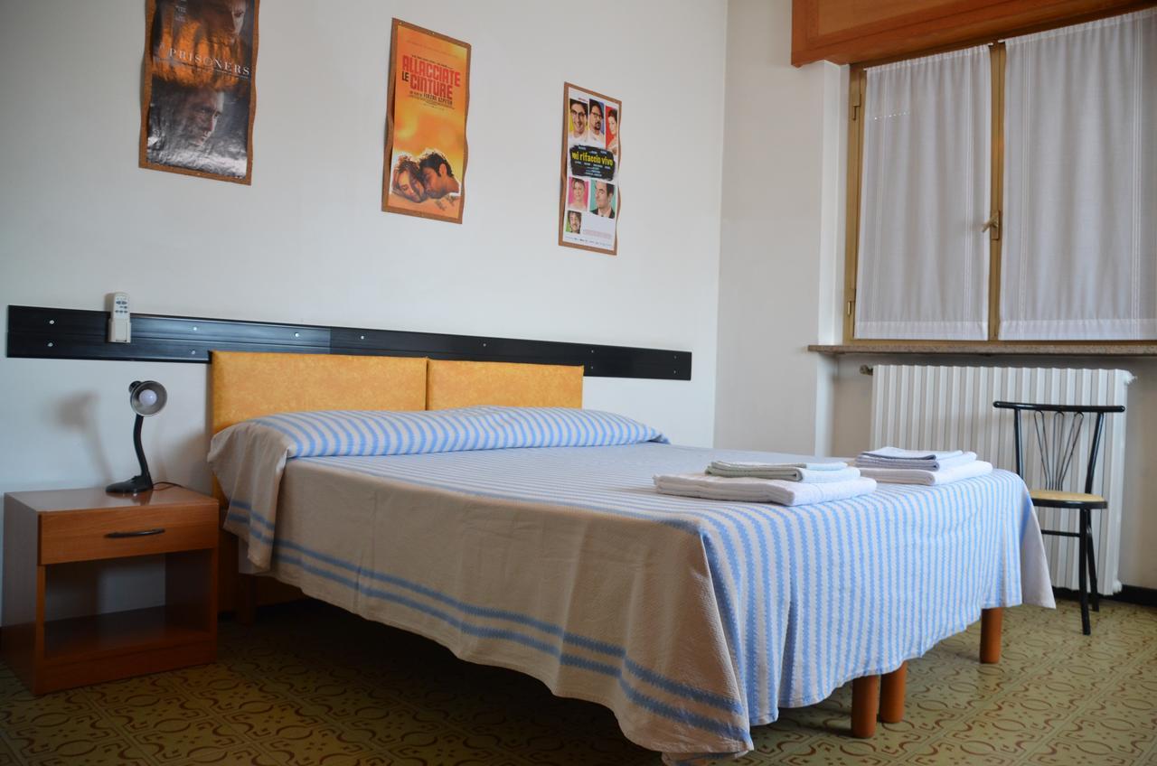 Albergo Roma Gattico ภายนอก รูปภาพ