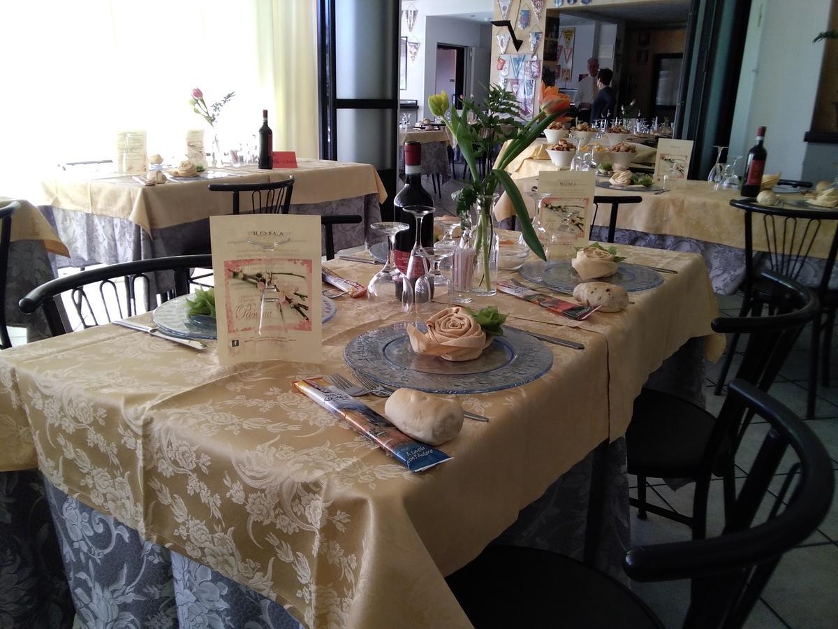 Albergo Roma Gattico ภายนอก รูปภาพ