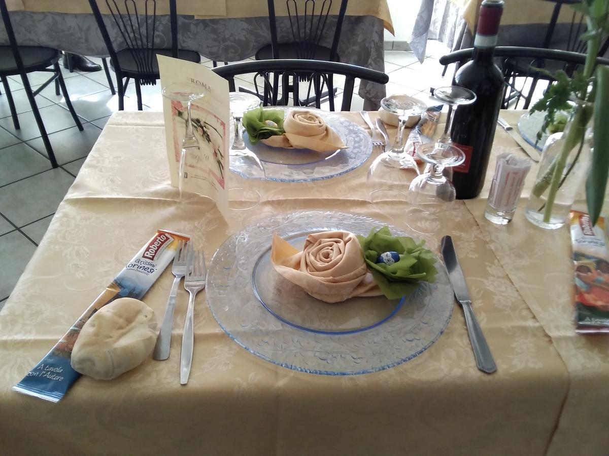 Albergo Roma Gattico ภายนอก รูปภาพ