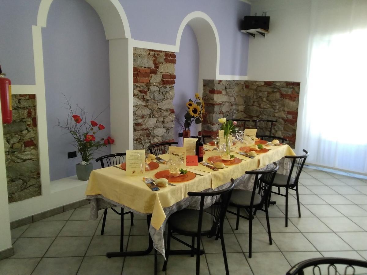 Albergo Roma Gattico ภายนอก รูปภาพ